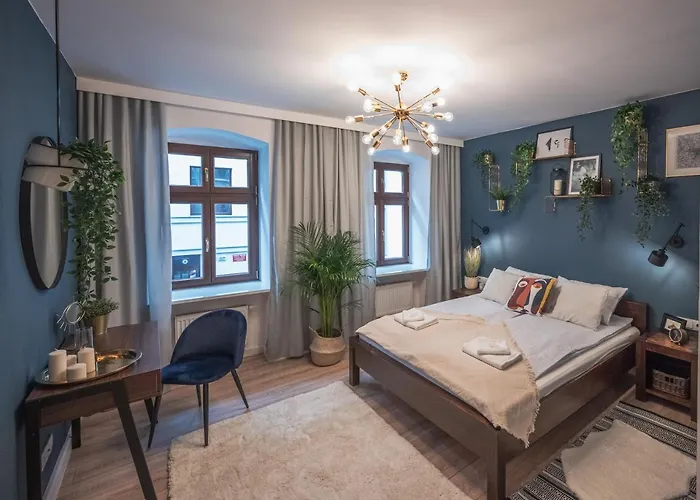 Spacious Apart ~ 150M Main Square ~ Self Check-In 24H